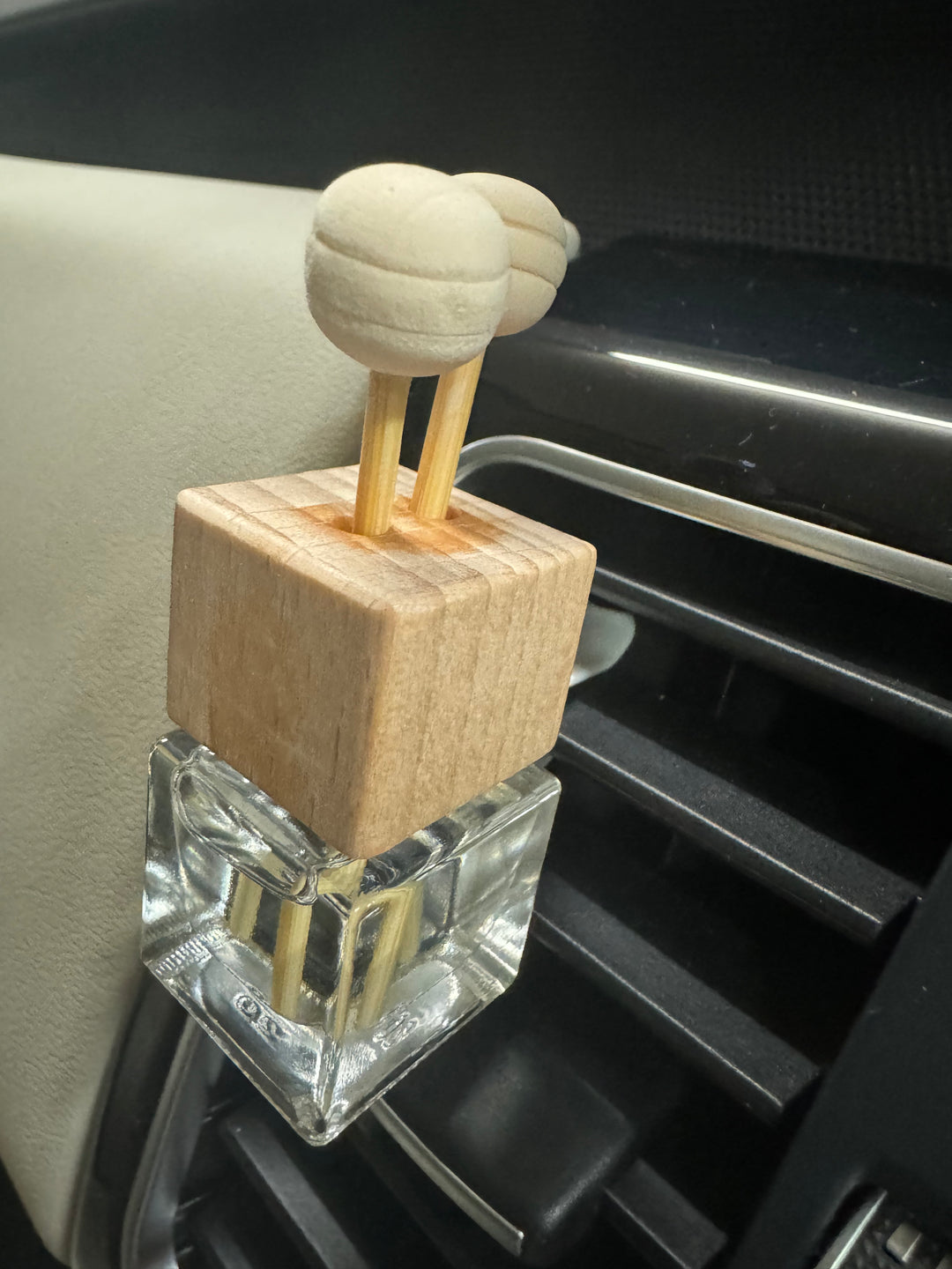 Essential Oil Car Diffuser